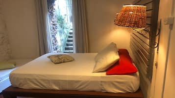 Quarto triplo | Escrivaninha, cortinas blackout, Wi-Fi de cortesia, roupa de cama