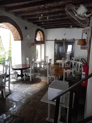 Apartamento Privativo | Living area | Flat-screen TV - Palma Hostel (São Luís)