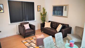 Apartment, Ensuite (2 Bedroom Townhouse ) | Lounge