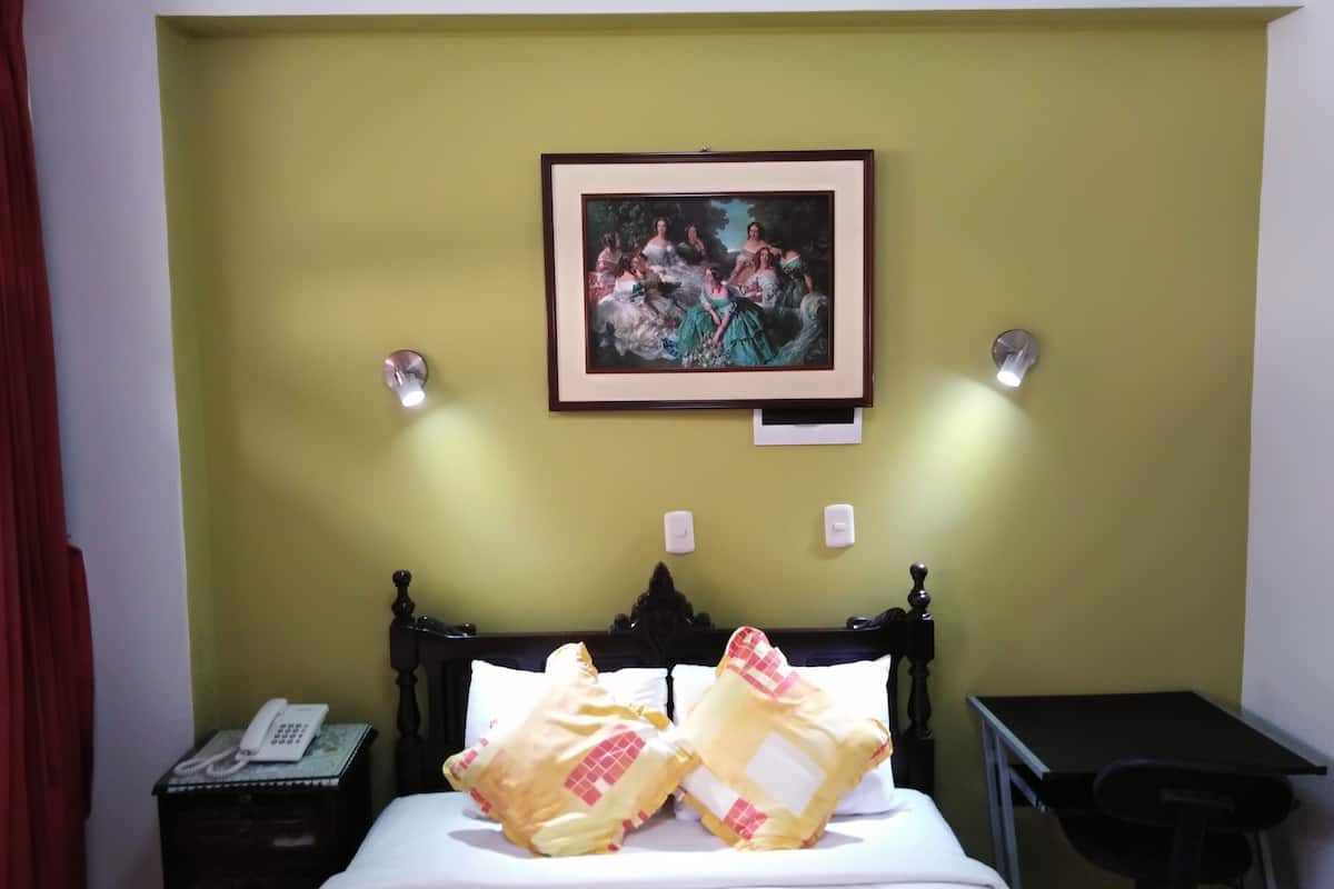 standard single room | minibar, individually decorated, individually furnished, desk