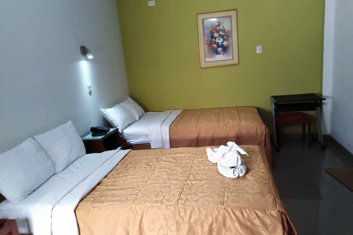 standard twin room | minibar, individually decorated, individually furnished, desk