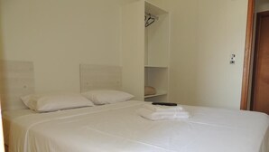 Chambre Double Supérieure | Minibar, bureau, fer et planche à repasser, Wi-Fi gratuit