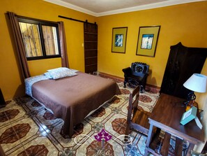 Desk, free WiFi - Maison Bougainvillea (Antigua Guatemala)