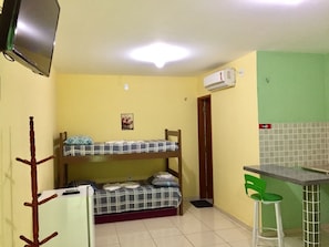 Habitación triple básica | Minibar y wifi gratis