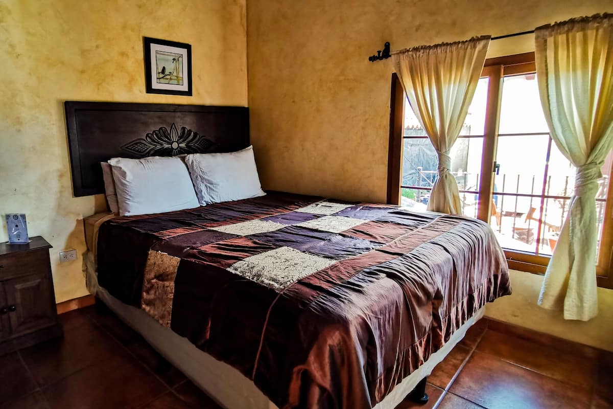 Deluxe Double Room, 1 Queen Bed, Non Smoking | Soundproofing, iron/ironing board, free WiFi