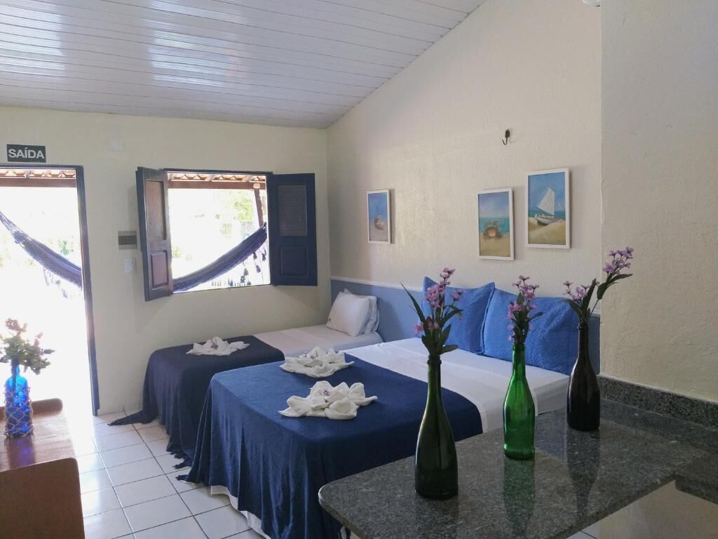 Minibar, free WiFi, bed sheets