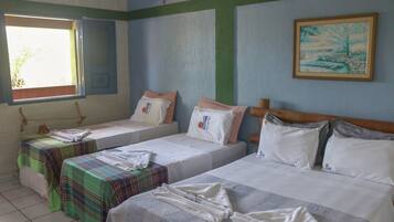 Standard-Vierbettzimmer | Minibar, kostenloses WLAN, Bettwäsche