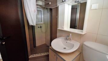 Shower kamar mandi