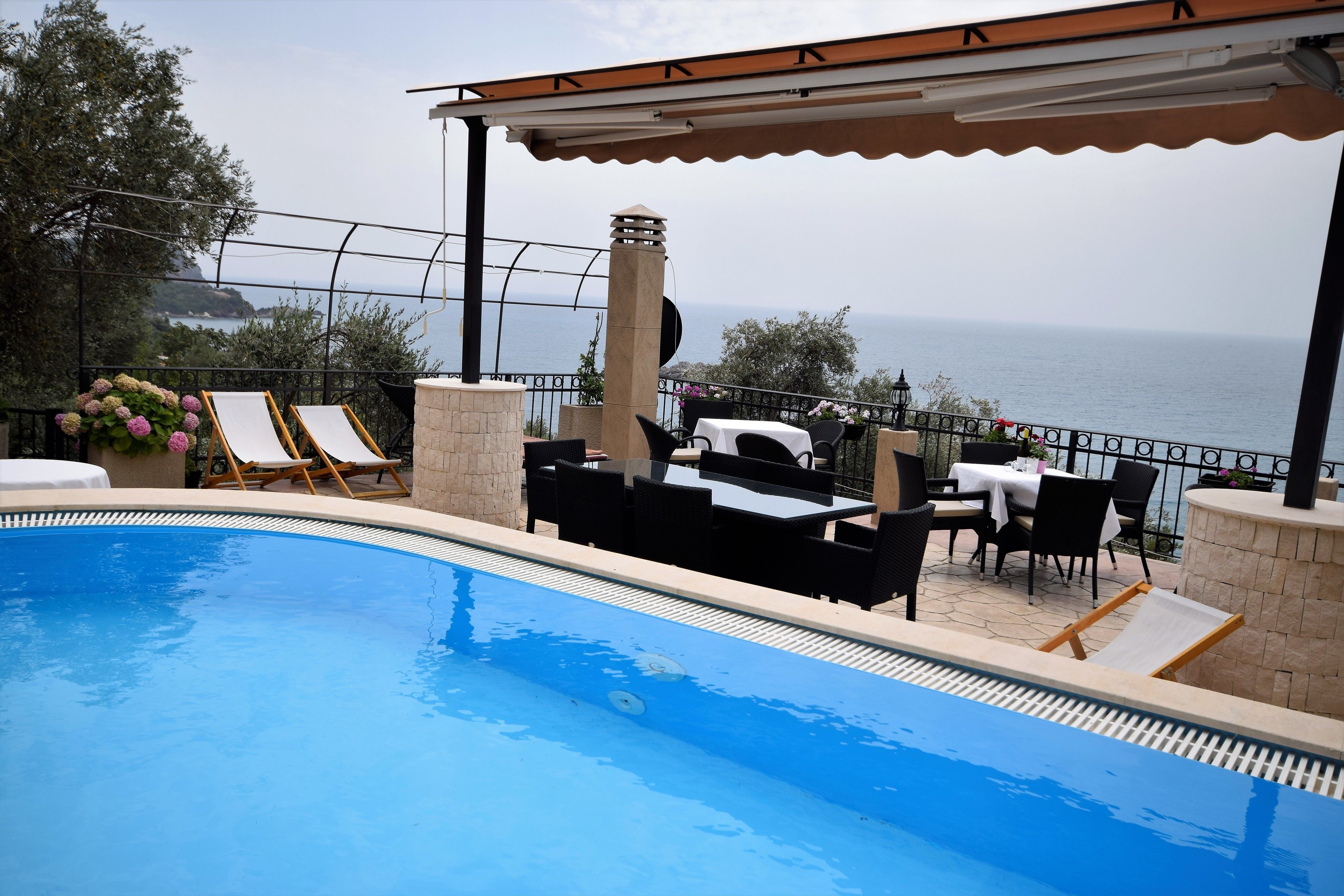 Seasonal outdoor pool