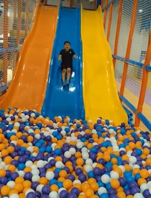 Aire de jeux - intérieure