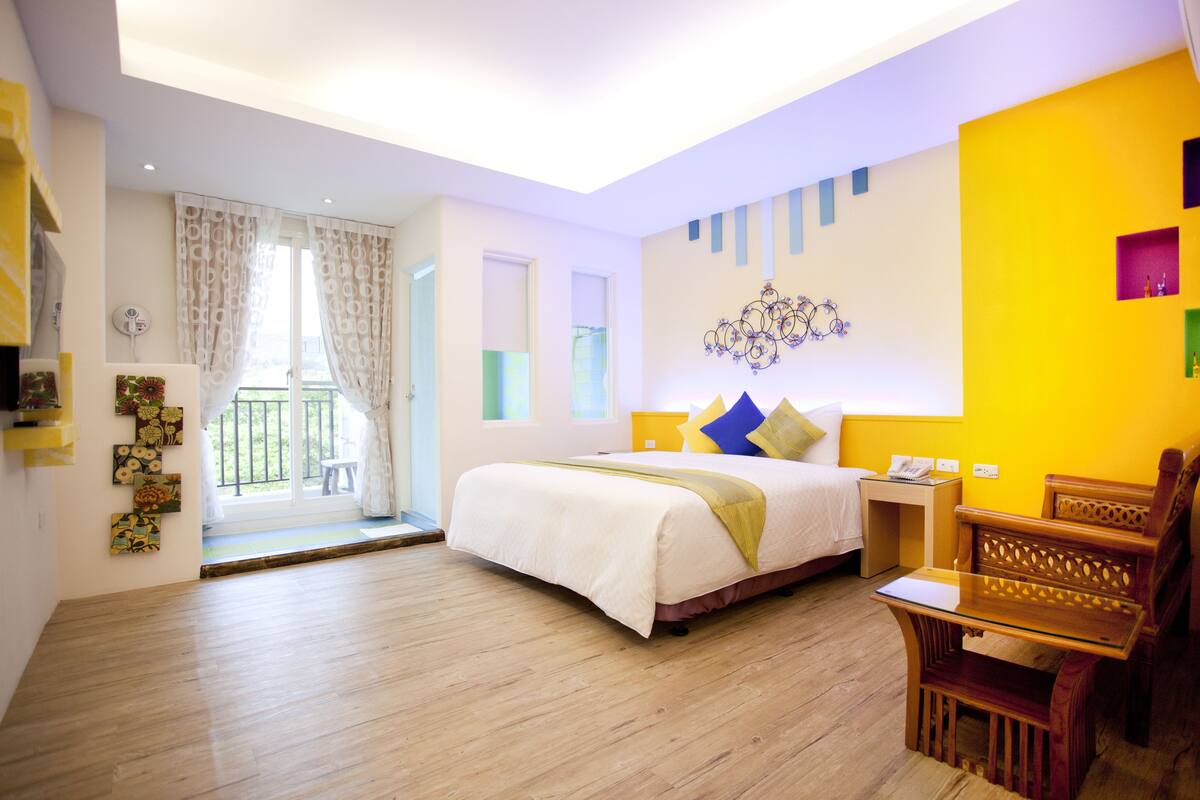 Standard Double Room, 1 Queen Bed, Balcony, Mountain View | Soundproofing, free WiFi, bed sheets