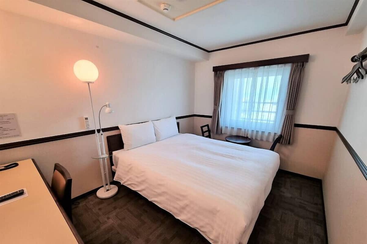 Double Room, Non Smoking | In-room safe, desk, blackout curtains, iron/ironing board