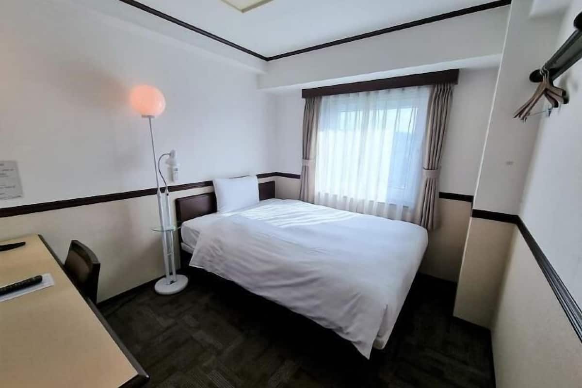 Coffres-forts dans les chambres, bureau, rideaux occultants