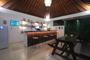 Luxury Villa, 4 Bedrooms | In-room dining