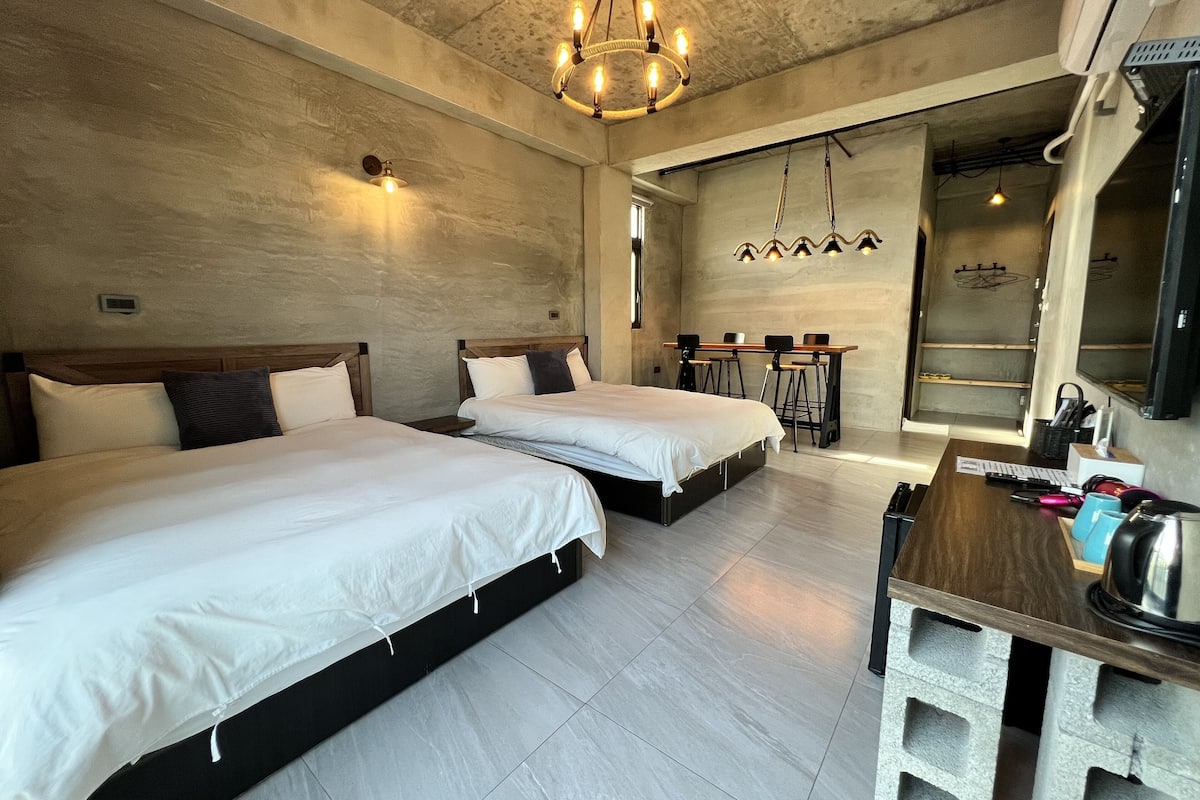 Business Quadruple Room