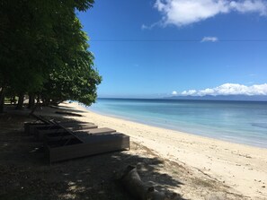 Privat strand, vit sandstrand och gratis transport till/frÄn stranden