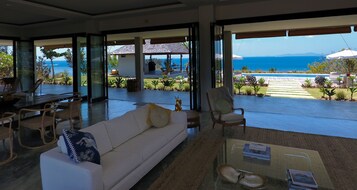 Habitación de lujo, 1 cama de matrimonio grande, baño privado, mirando al mar | Vistas desde el alojamiento