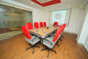 Business center - Zip by Spree Hotel Mangala International (Coimbatore)