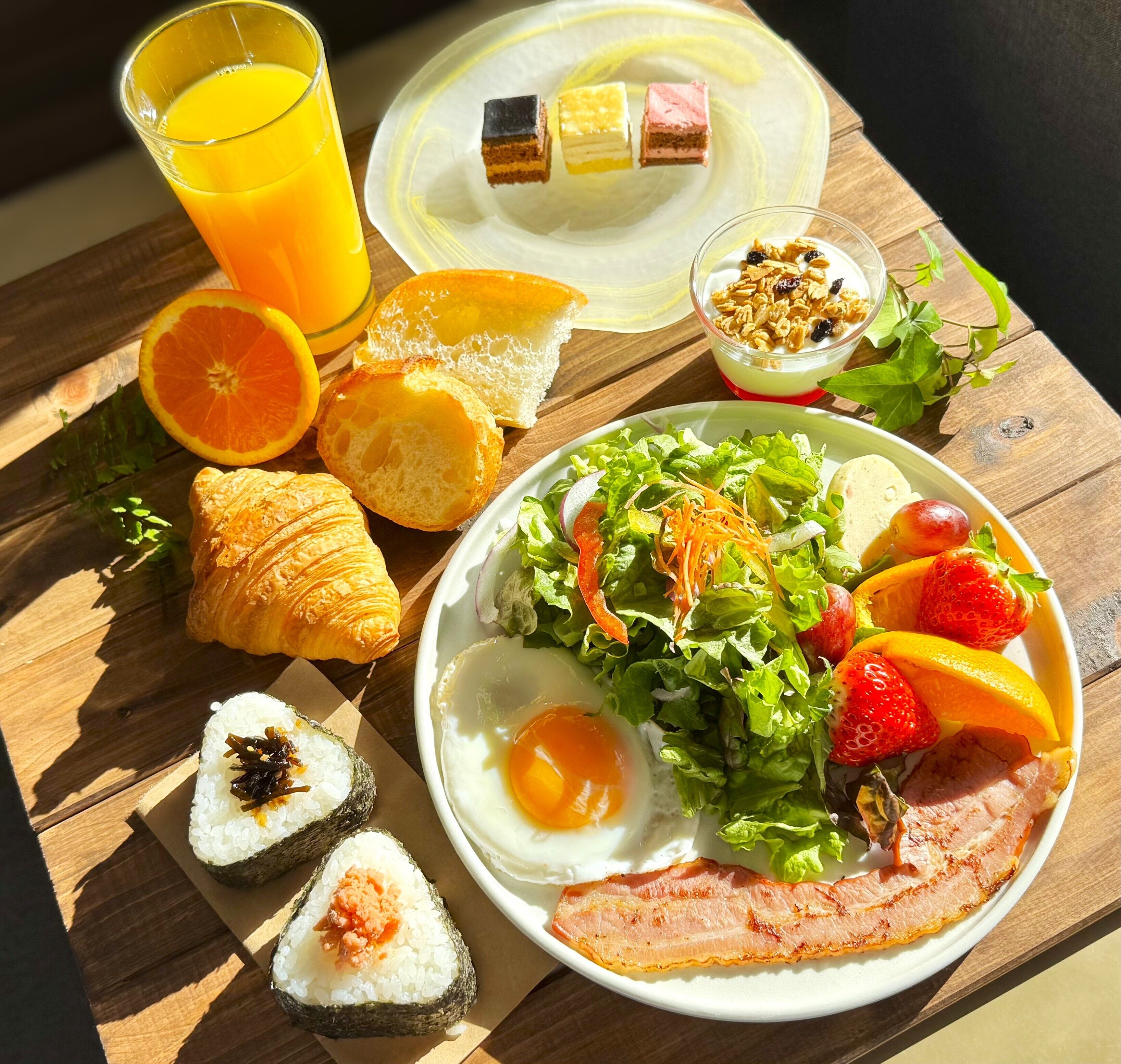 daily self-service breakfast (jpy 1650 per person)