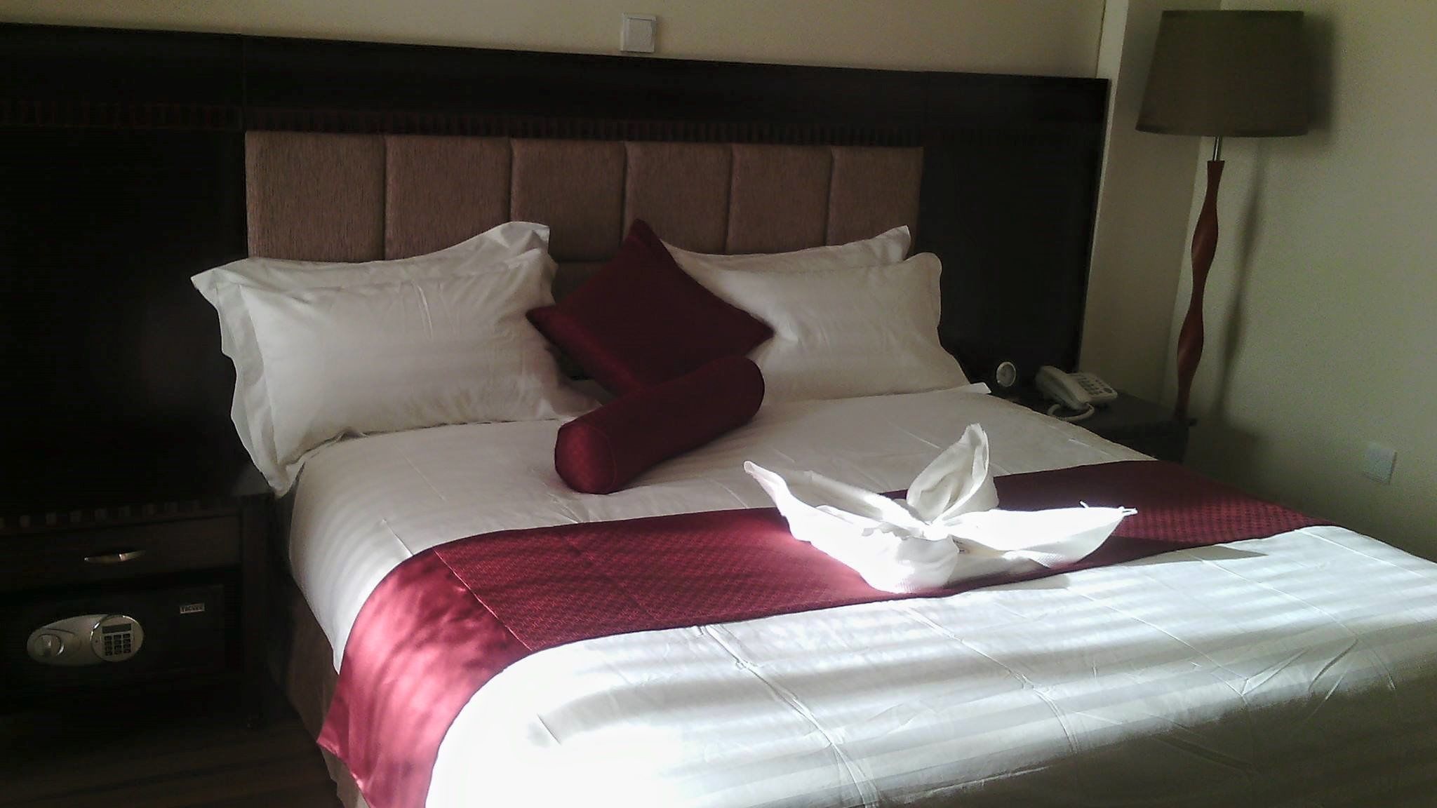 deluxe double room | premium bedding, minibar, in-room safe, desk