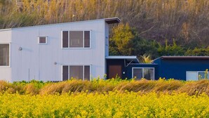 Front of property - Vacation House & Studio LE PHARE SHIRAHAMA (Minamiboso)