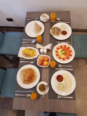 Free daily continental breakfast - Ramatan Resort (Vagator)