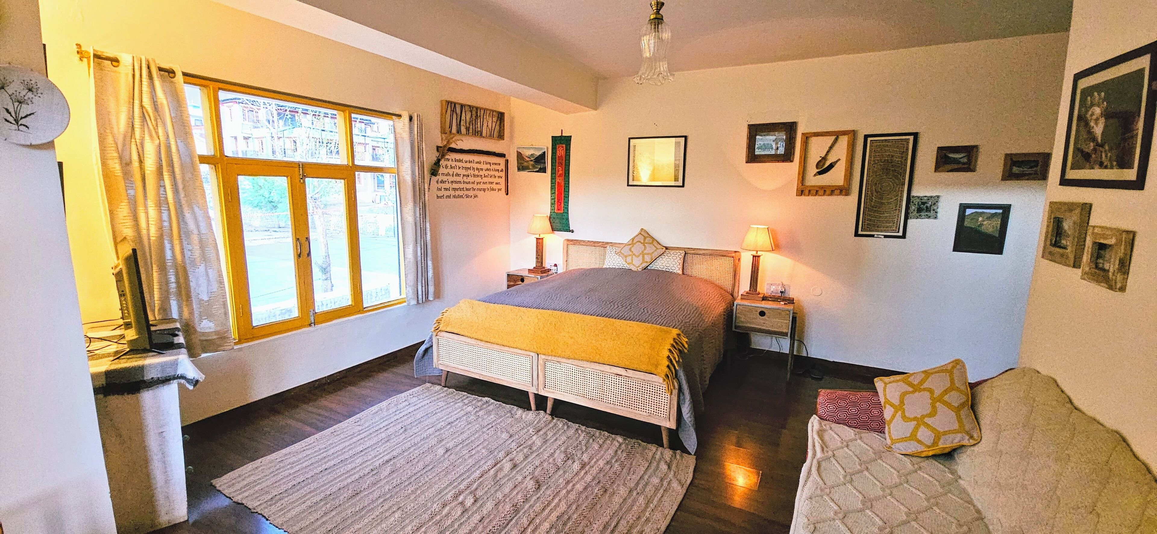 Deluxe-Doppelzimmer, Bergblick, Bergseite | Individuell dekoriert, individuell eingerichtet, Zustellbetten