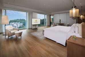 書桌、遮光窗簾/窗簾、摺床/加床 (收費)、免費 Wi-Fi