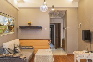 Superior Double Room (Limited to guests holding China Resident Identity Card) | Down comforters, individually decorated, individually furnished - Chengdu Azure Apartment (Chengdu)