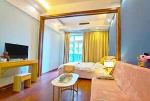 Cubrecamas, decoración personalizada y muebles diferentes 