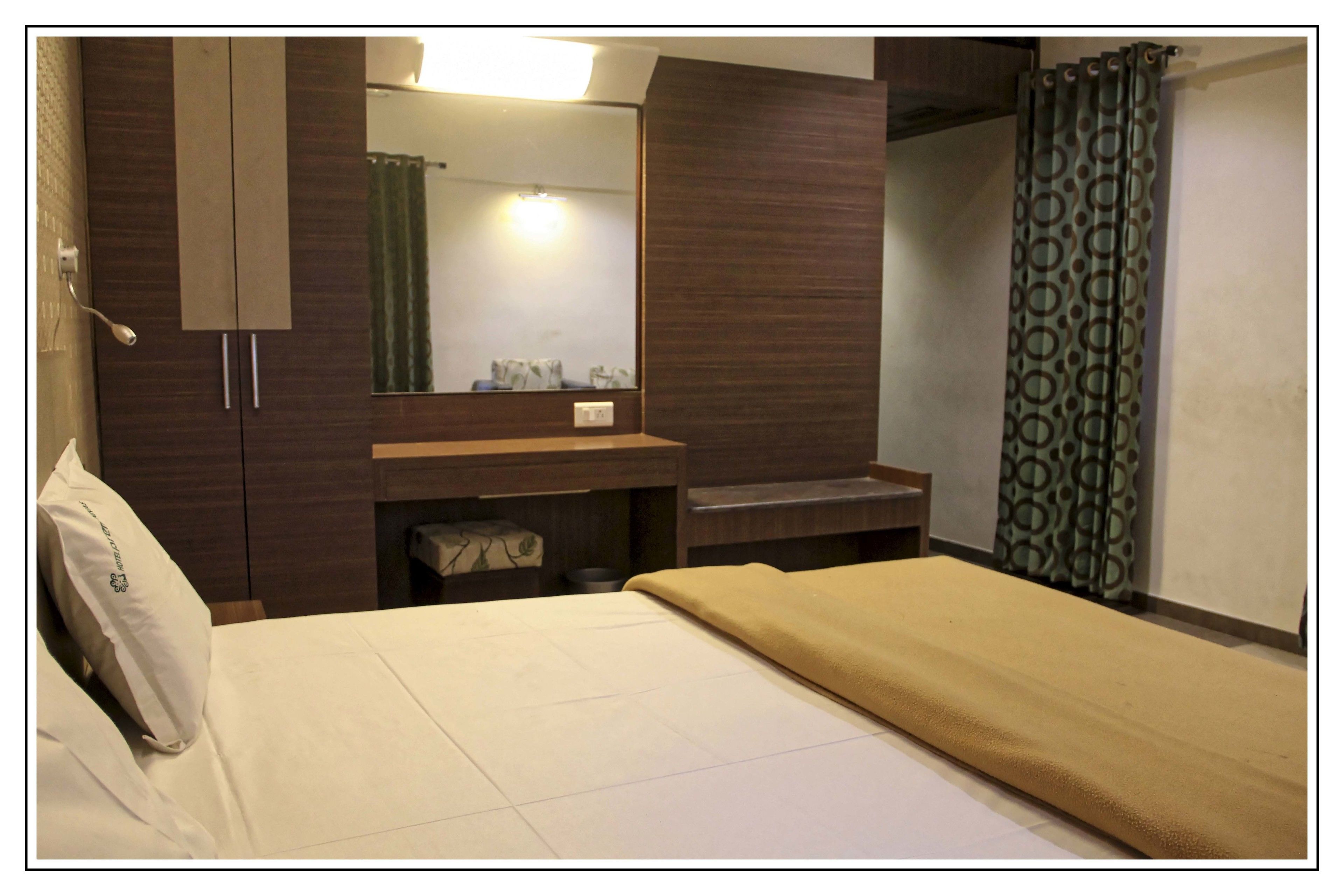 in-room safe, desk, soundproofing, rollaway beds