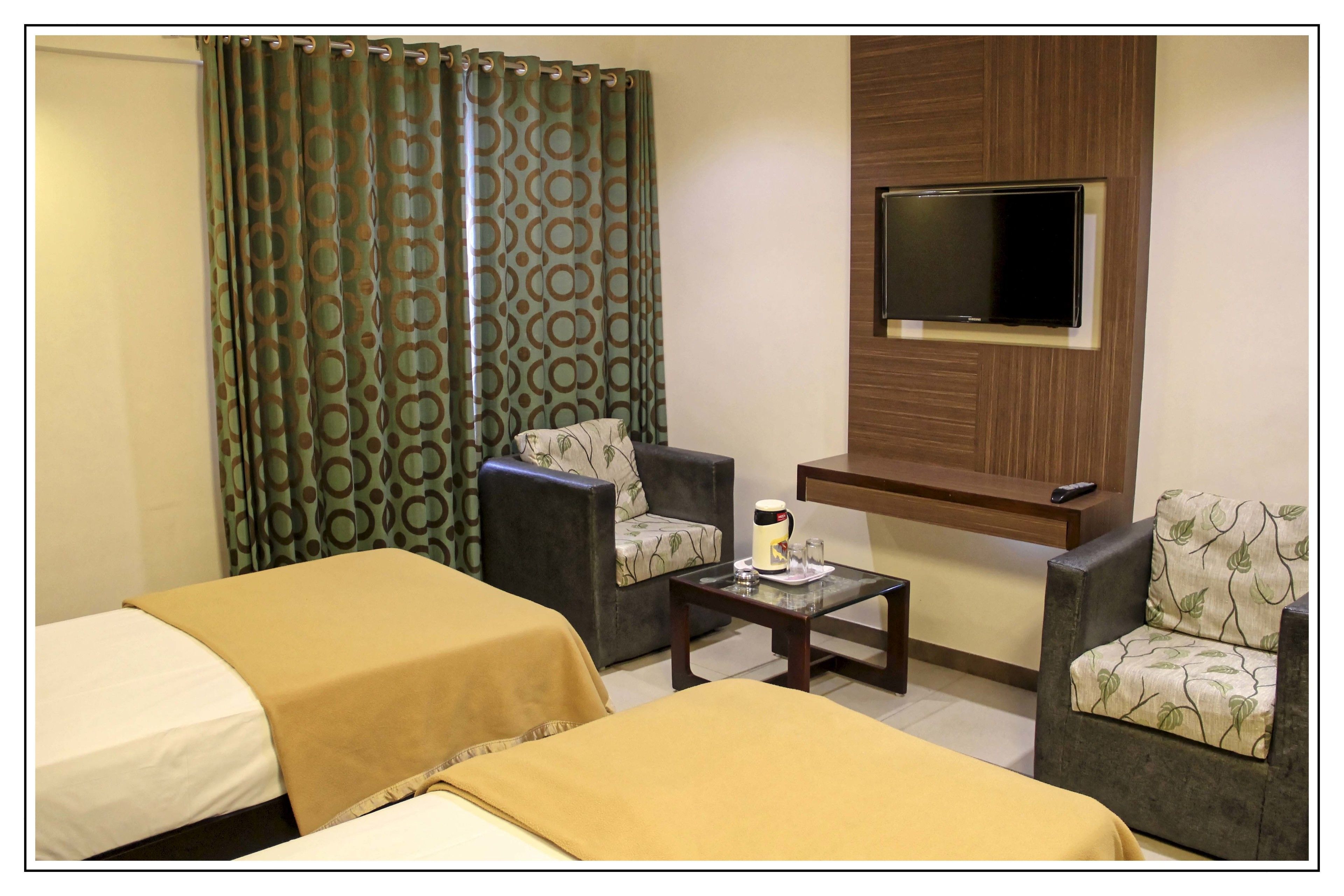 in-room safe, desk, soundproofing, rollaway beds