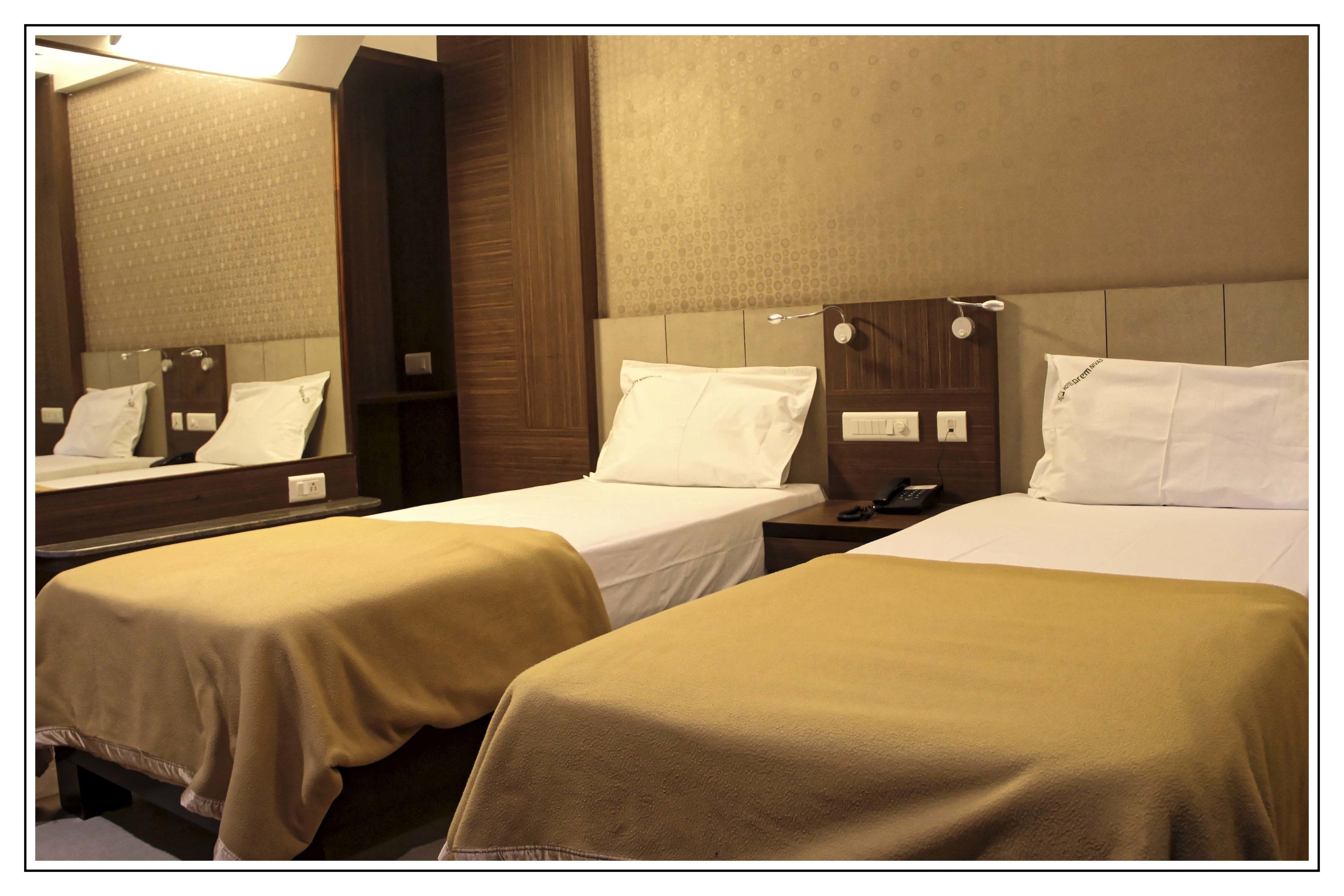 deluxe double or twin room, 1 bedroom, accessible, smoking | in-room safe, desk, soundproofing, rollaway beds