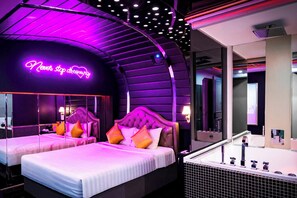 Phòng Deluxe, bồn tắm thủy lực | Minibar, bàn, phòng cách âm, truy cập Internet không dây miễn phí 