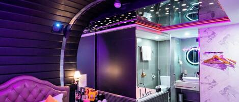 Habitación Deluxe, hidromasaje | Minibar, escritorio, insonorización y wifi gratis