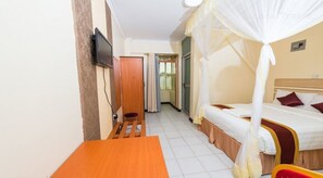 Superior Room | Desk, free WiFi, bed sheets