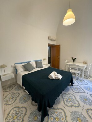Family Quadruple Room (Amalfi) | Premium bedding, desk, iron/ironing board, free WiFi - Il Vicoletto (Amalfi)