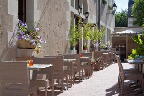 Aperto a pranzo e cena