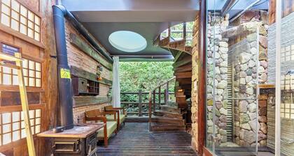 Pandora Vista Retreat