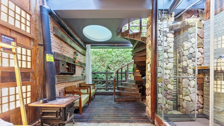 Pandora Vista Retreat