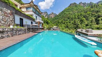 2 piscine all'aperto, una piscina in terrazza, cabine incluse nel prezzo