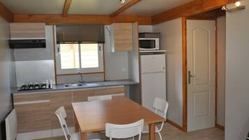 Family Mobile Home, 3 Bedrooms | Private kitchen | Fridge, microwave
