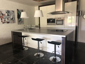 Apartment, 3 Bedrooms (347) | In-room dining - MyCityLofts - Meent (Rotterdam)