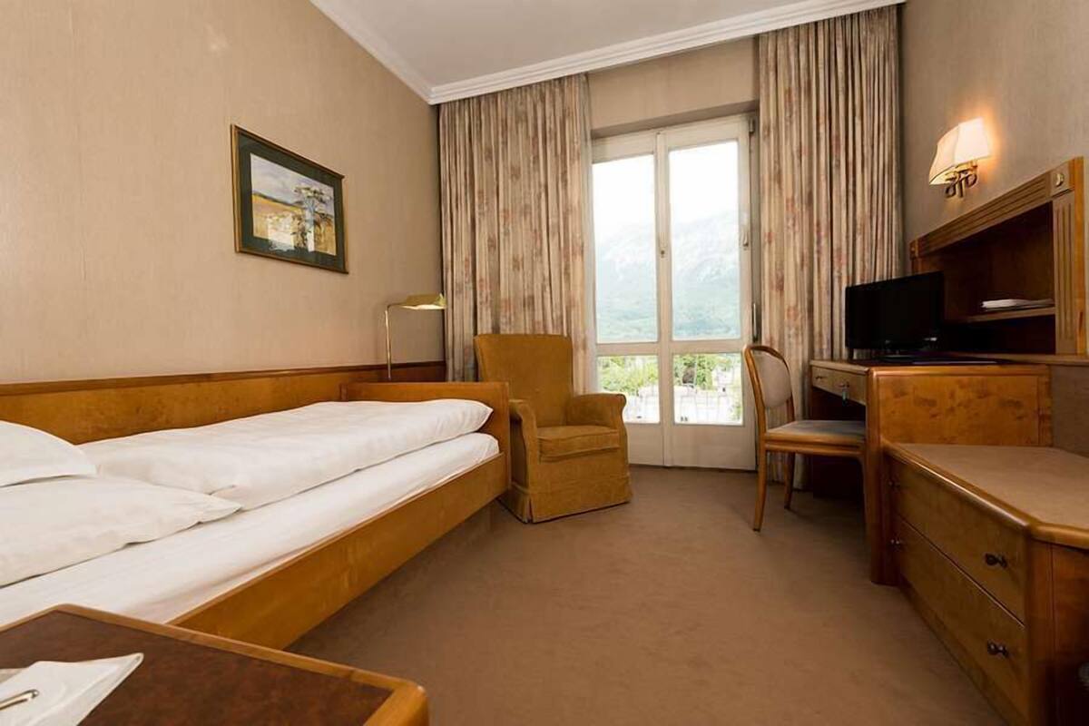 Standard Double Room | Minibar, WiFi (free), bed sheets