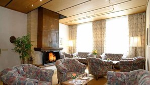 Lobby lounge - Kurhotel Alpina (Bad Reichenhall)