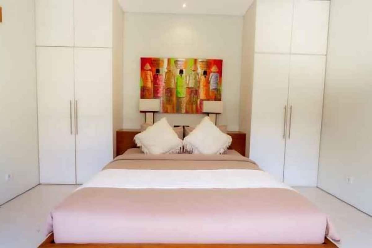 1 bedroom, in-room safe, desk, soundproofing