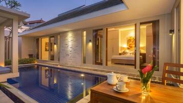 Kolam renang outdoor
