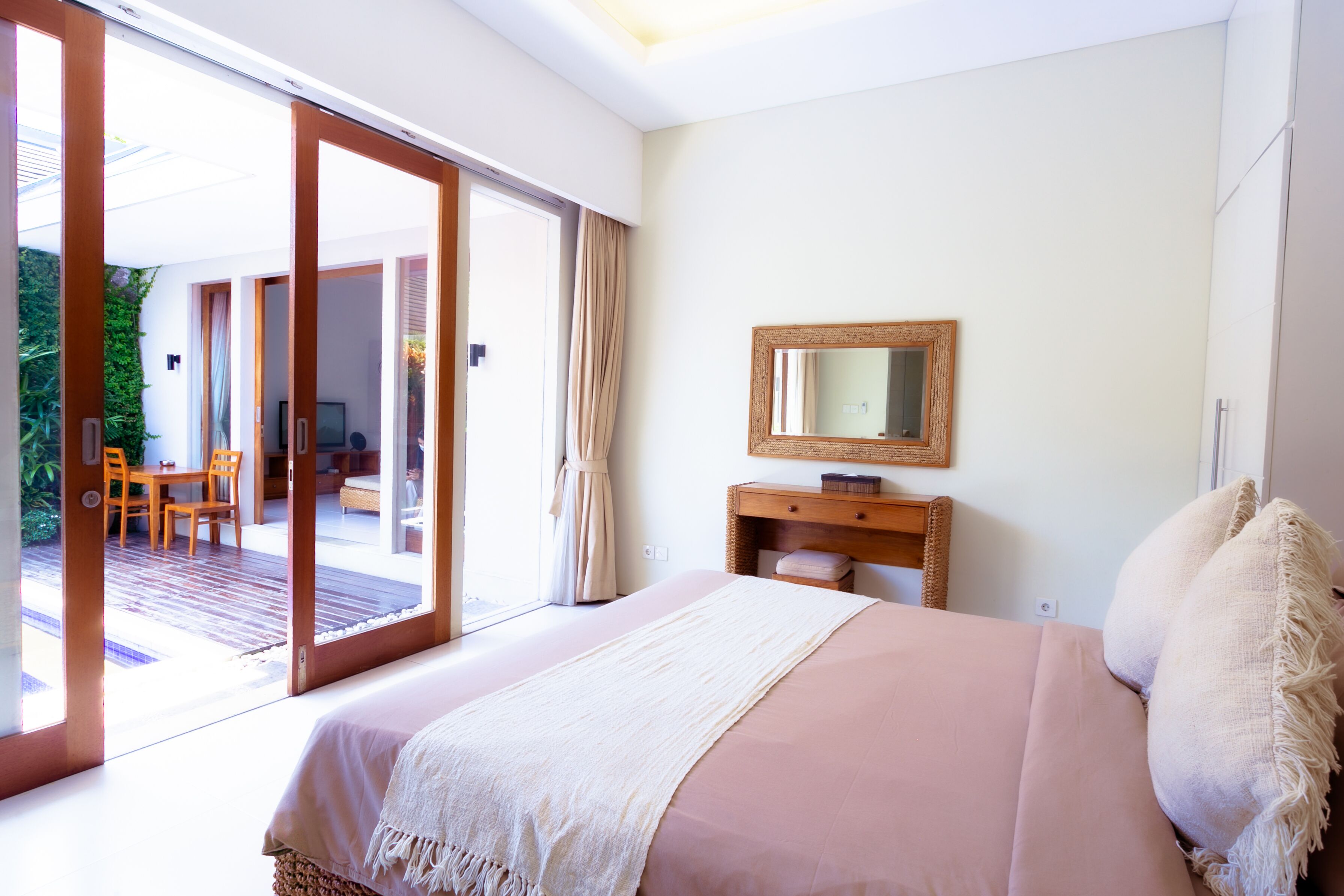 1 habitación, caja de seguridad en la habitación y escritorio 