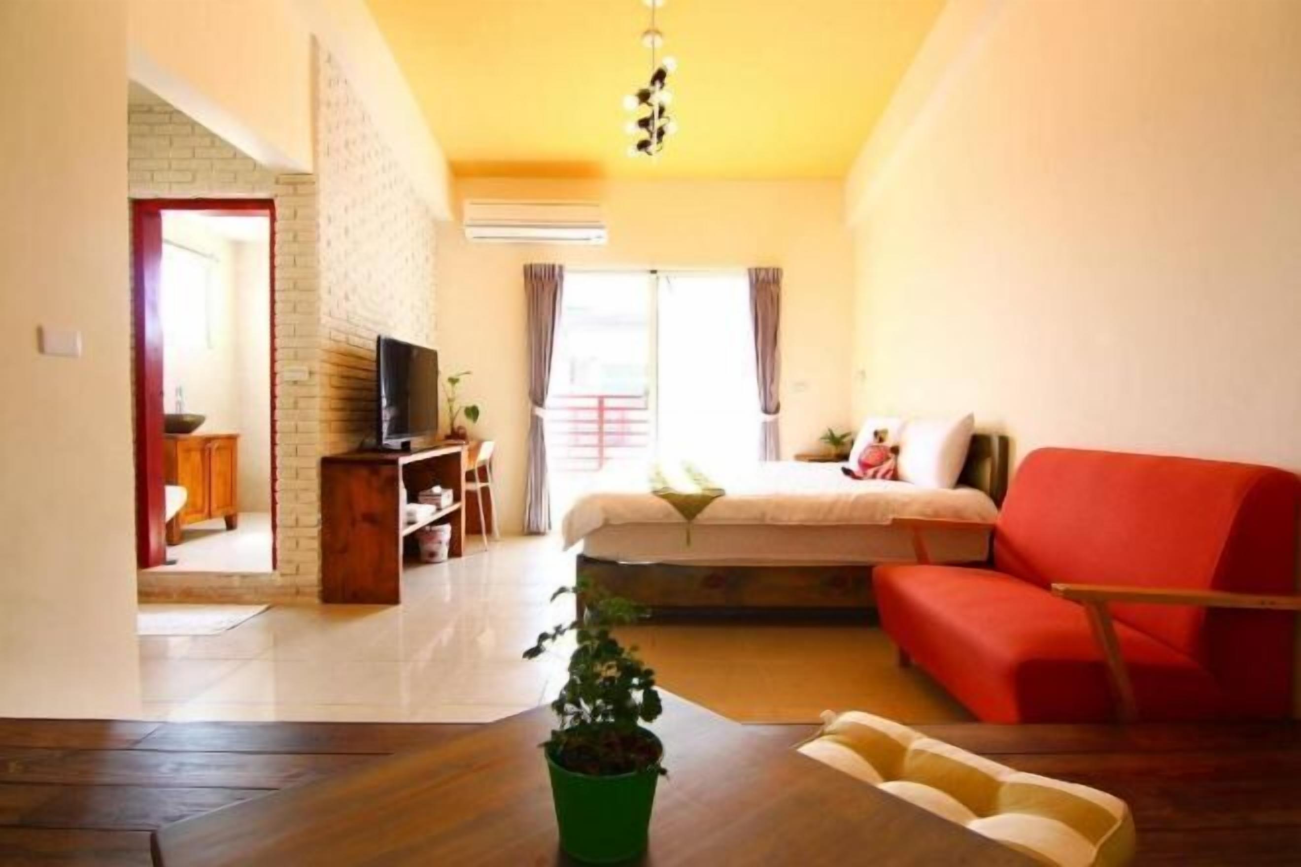 遮光窗簾/窗簾、隔音、摺床/加床 (收費)、免費 Wi-Fi