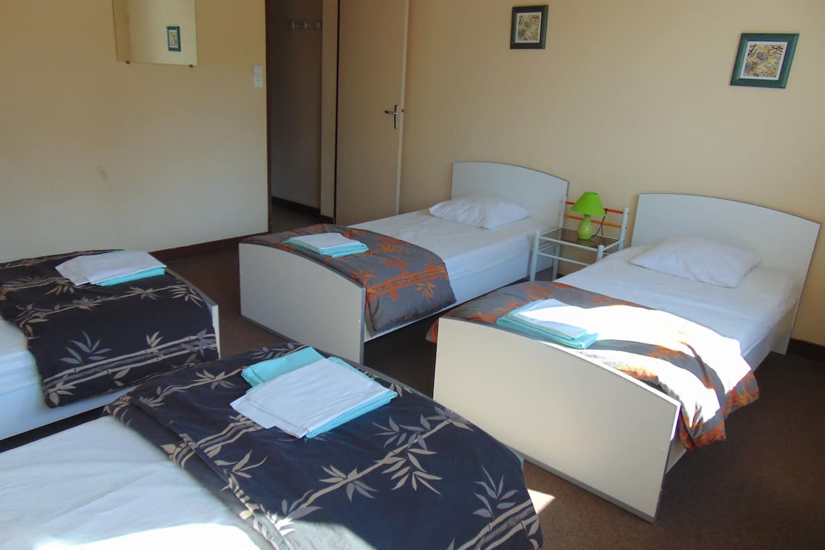 quadruple room, non smoking | blackout curtains, free cots/infant beds, free wifi, bed sheets